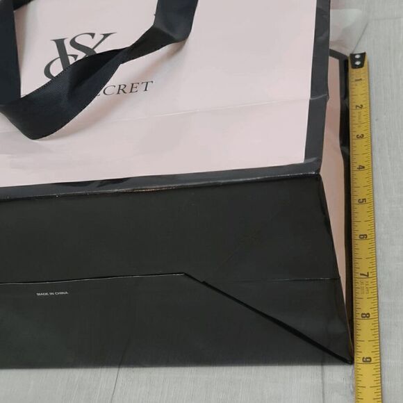 💗 VICTORIA'S SECRET Empty Paper Pink Shopping Gift Bag Cloth Handles w/Tissues - Picture 6 of 9